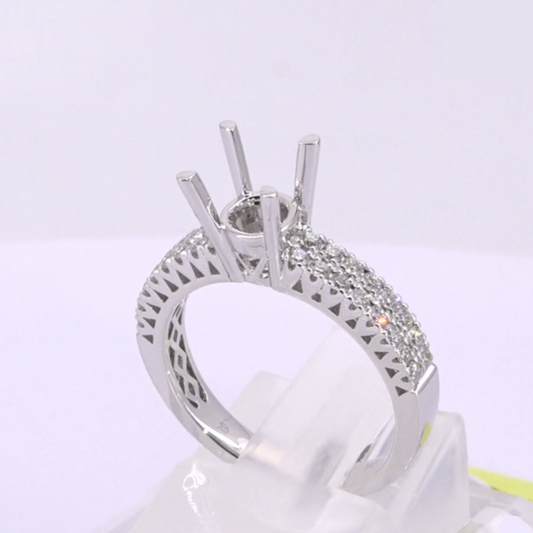 18K White Gold Diamond Ring