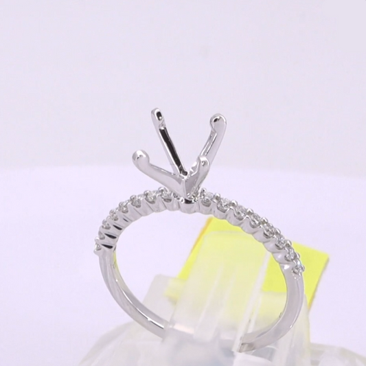 18K White Gold Diamond Ring