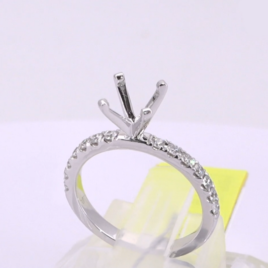 18K White Gold Diamond Ring